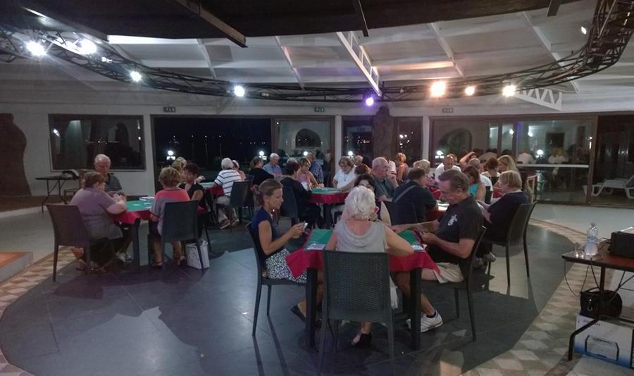 Nottambula, in sala tornei di burraco