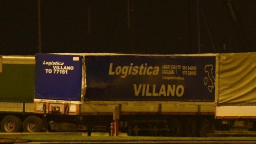 Sotto sequestro al porto tir con abiti per i poveri