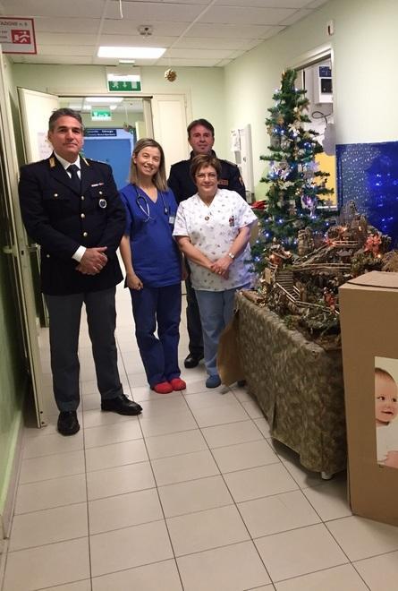 Befana della polizia per i piccoli ricoverati