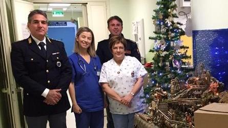 Befana della polizia per i piccoli ricoverati