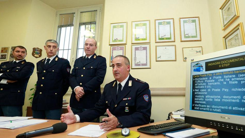 Oltre 500 vittime del web: tre denunce al giorno