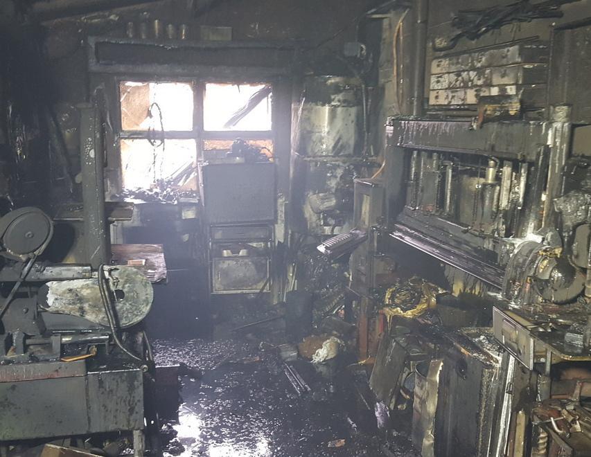 Un bassocomodo devastato dalle fiamme