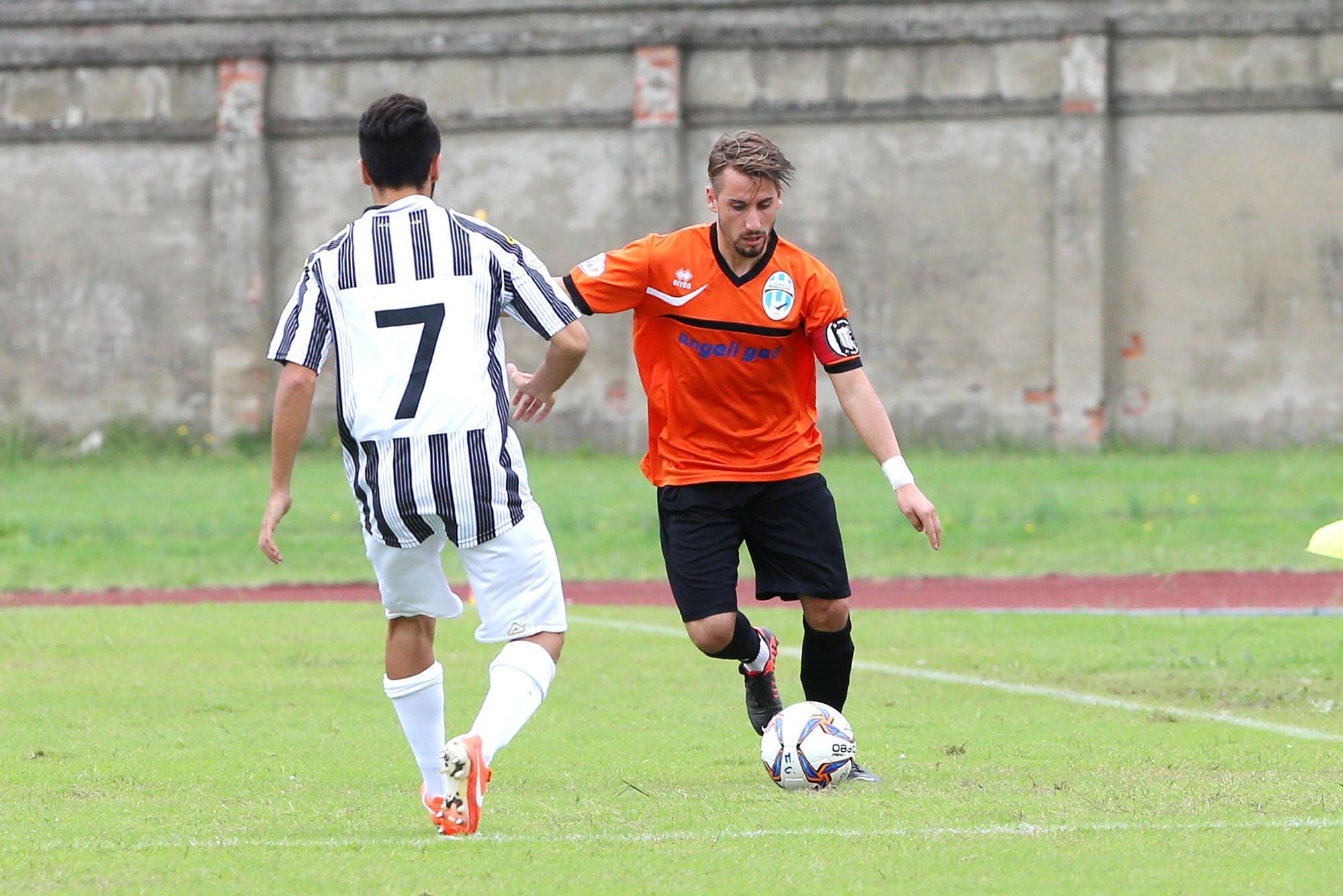 Tommaso Gialdini in azione con la maglia del Montecatini