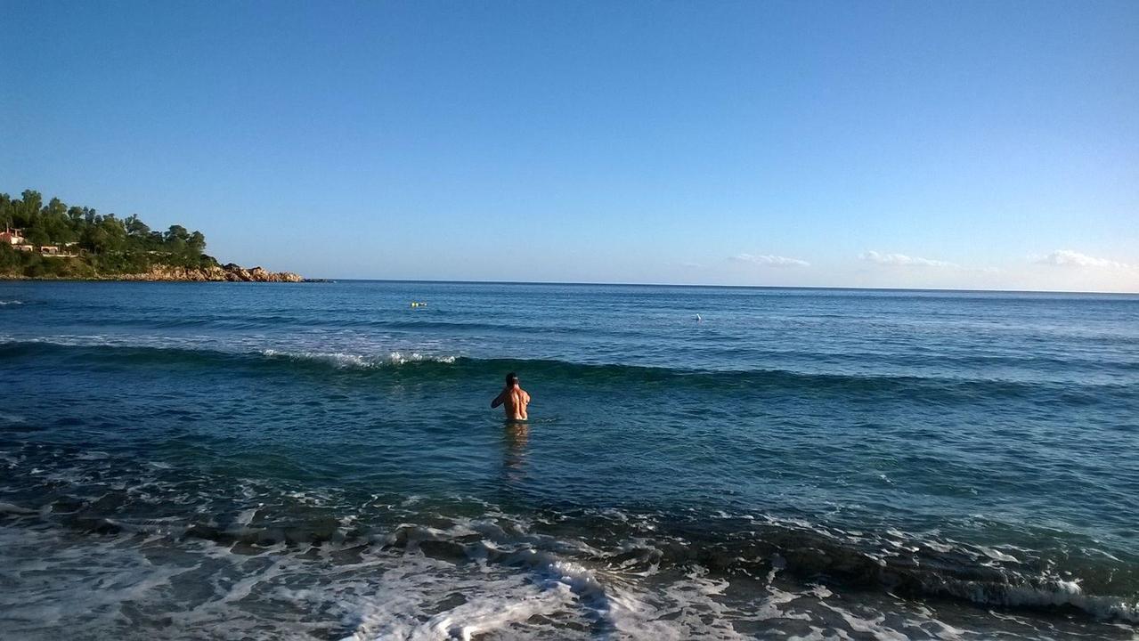Sole e caldo in Ogliastra, bagni tutti i giorni a Porto Frailis