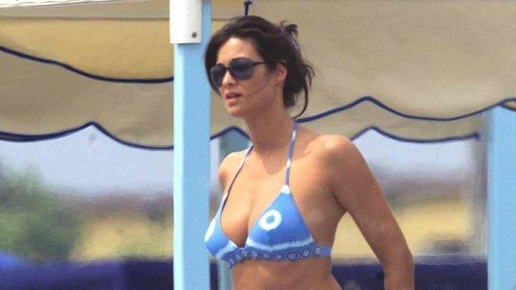 Manuela Arcuri in Versilia
