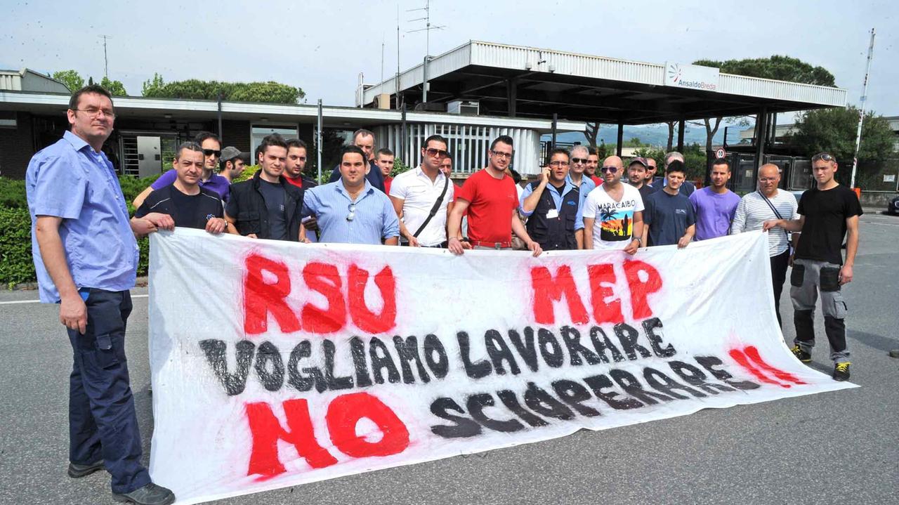 Una manifestazione dei dipendenti della Mep, fallita nel 2015 (foto Gori)