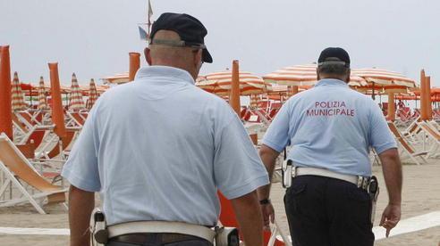 Via la licenza a chi trasgredisce