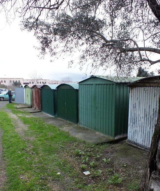 Nuovo raid dei ladri nei garage del Cotone 
