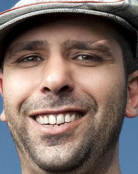 Il ciclone Checco che così riscatta la comicità nostrana 