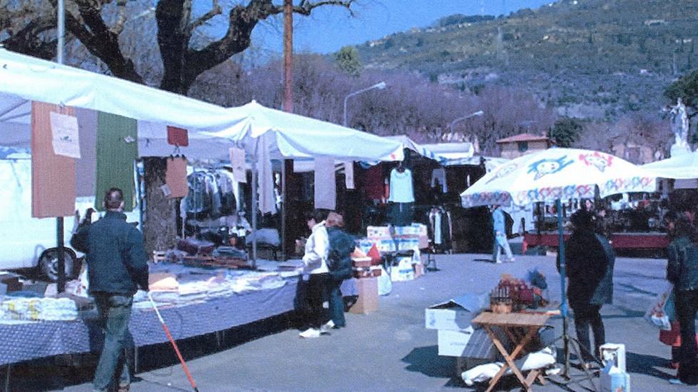 Decine di accertamenti Cosap Ambulanti infuriati col Comune 