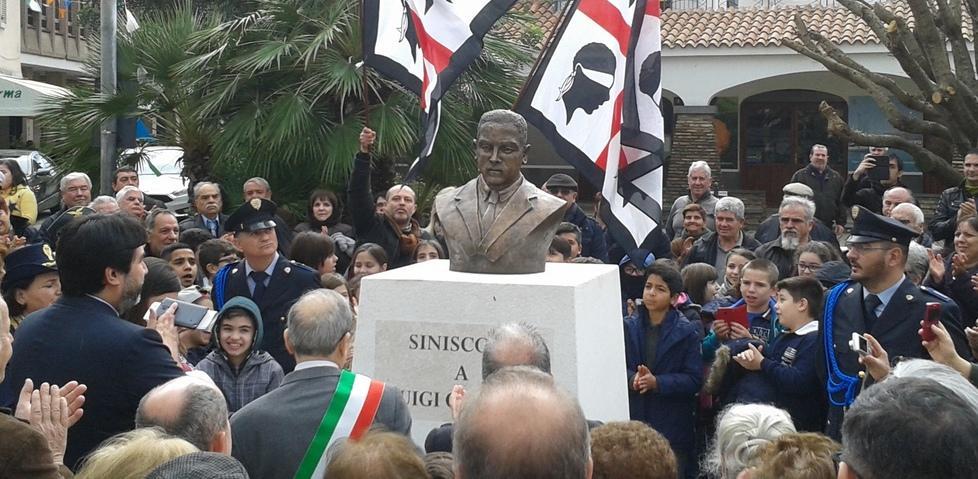 Un busto in bronzo per ricordare il senatore Oggiano 