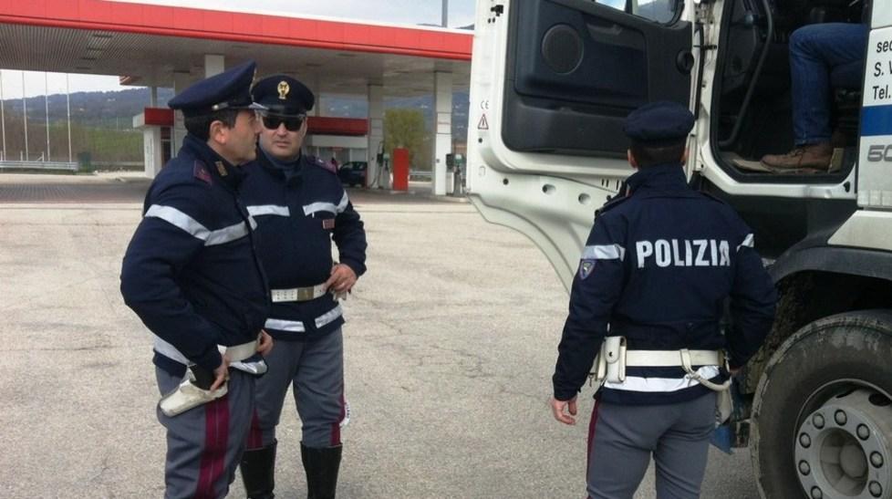 Polstrada: meno morti in incidenti 