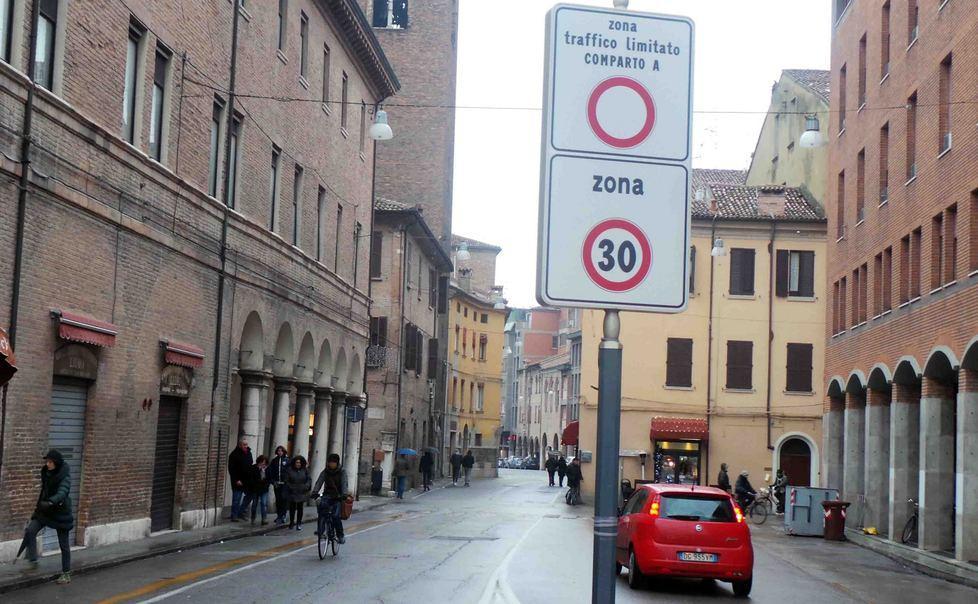 Ztl più larga e permesso unico