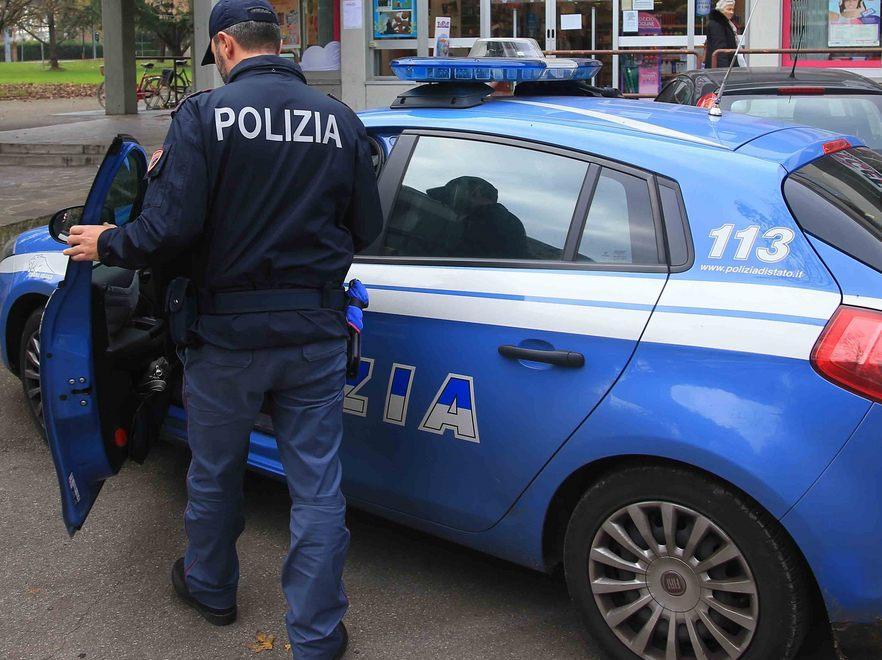 Spacciava eroina in centro storico, la polizia lo arresta