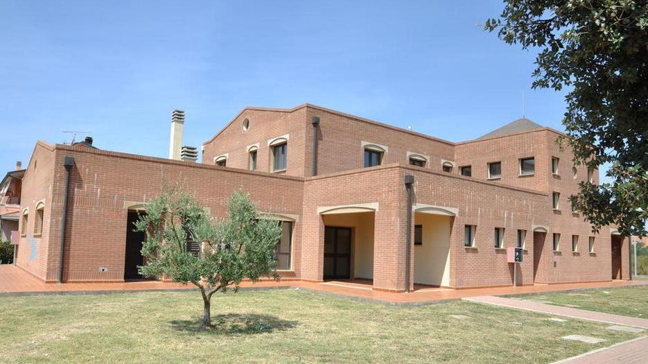 l Centro di via Ambrogi che dallo scorso luglio è sede provvisoria della biblioteca (foto Michele Falorni/Silvi)