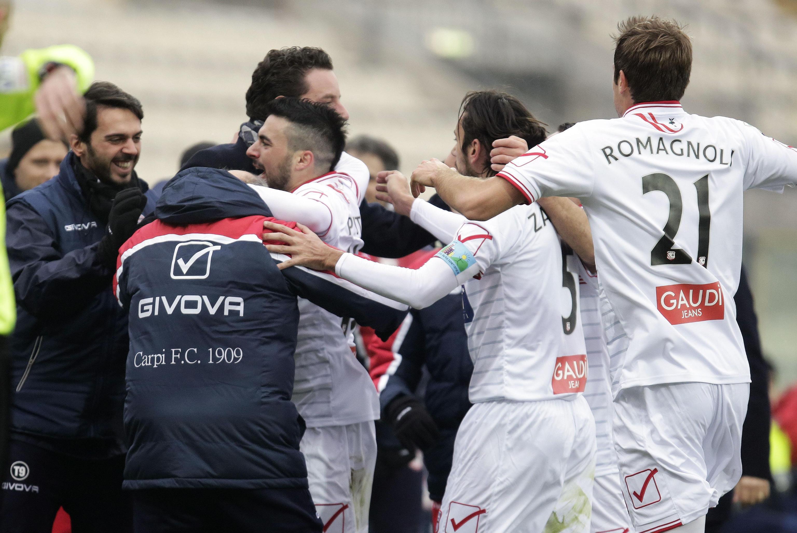 L'esultanza di Lorenzo Pasciuti: con il Carpi ha segnato dalla D alla serie A
