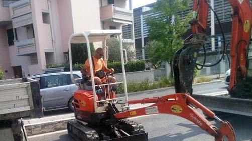 Lavori all’asfalto, senso alternato lungo l’Aurelia