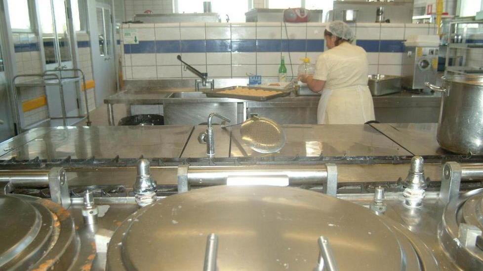 Esposto all’Asl sul furgone che porta il cibo a scuola