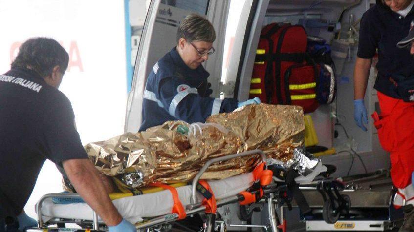 Era senza vestiti l’uomo trovato in fin di vita