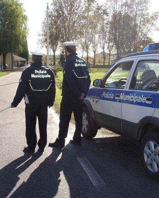 Cento, nella lite spunta un coltello 