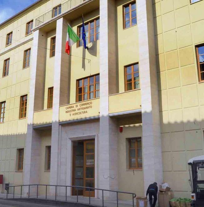 La sede della Camera di Commercio, in corso Silvano Fedi (foto Gori)