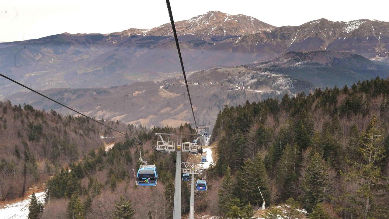 Una panoramica sulla valle di Abetone e sul Cimone vista dall'ovovia il giorno di Capodanno