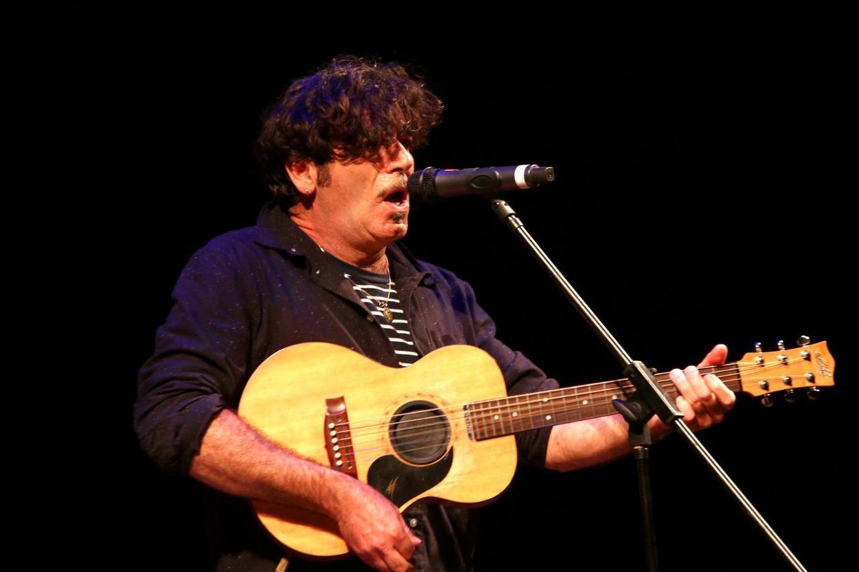 Bobo Rondelli sul palcoscenico dello show solidale al Goldoni (Marzi Pentafoto)
