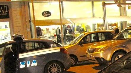 Tre donne e un uomo pestati da un ubriaco in via Pistoiese