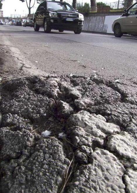 Strade da rifare: tocca a via Bonanno 