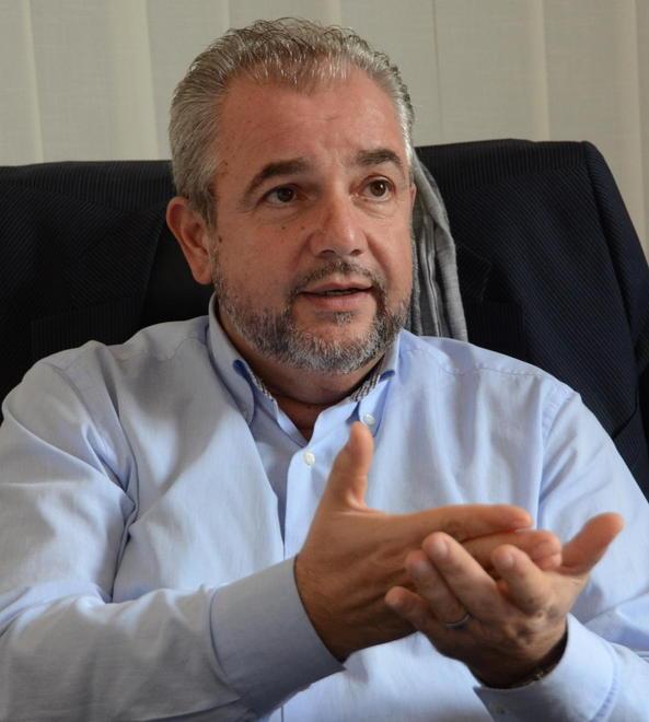 Negozi nei capannoni, spuntano i paletti 