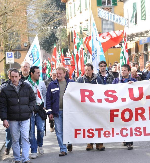 Tante promesse, niente lavoro 