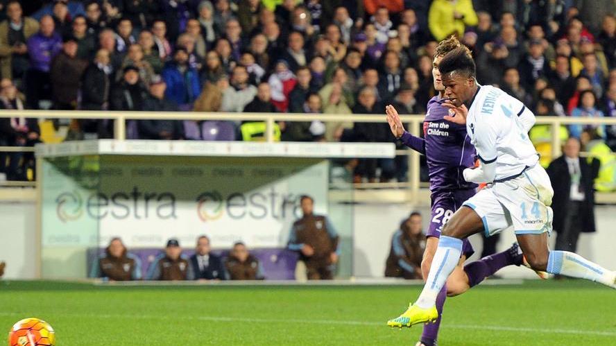 Lazio pratica e cinica, la Fiorentina affonda