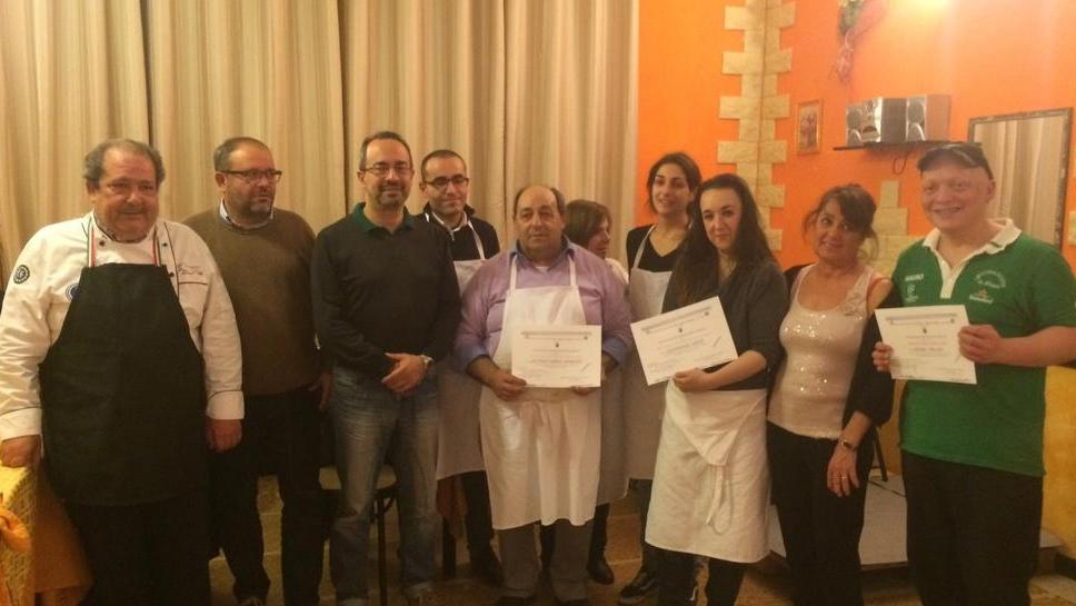 Consegnati i diplomi del corso di cucina