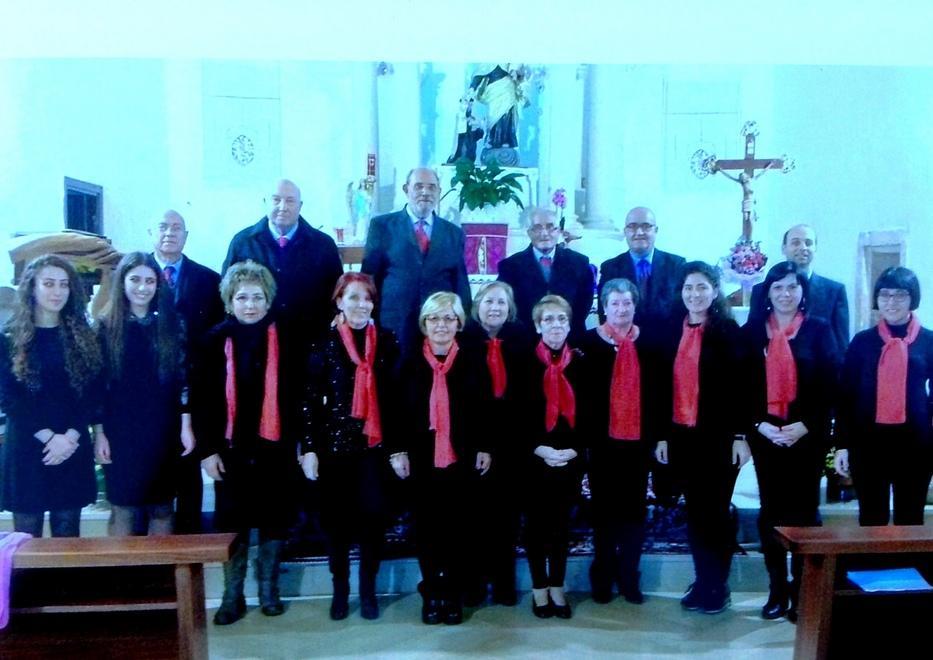 Spirito Santo, la storica parrocchia di quartiere ha il coro