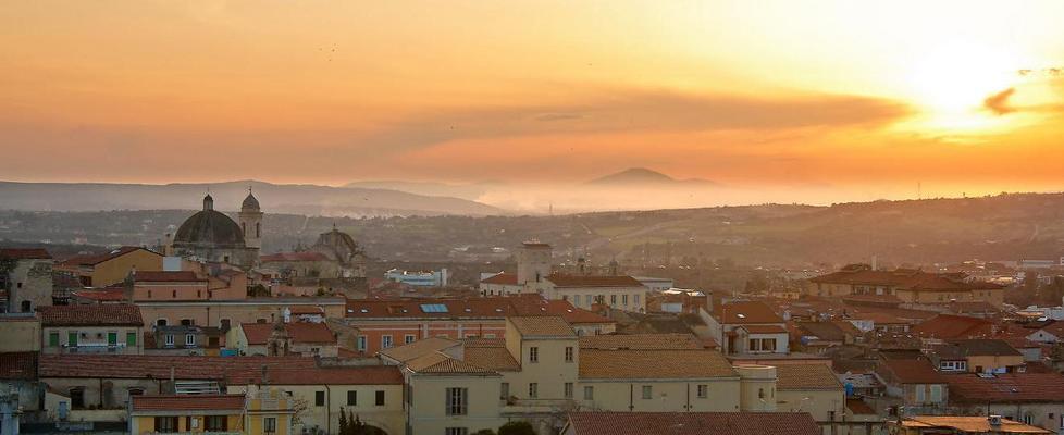 Una città in cerca d’autore tra vecchi, single e laureati 