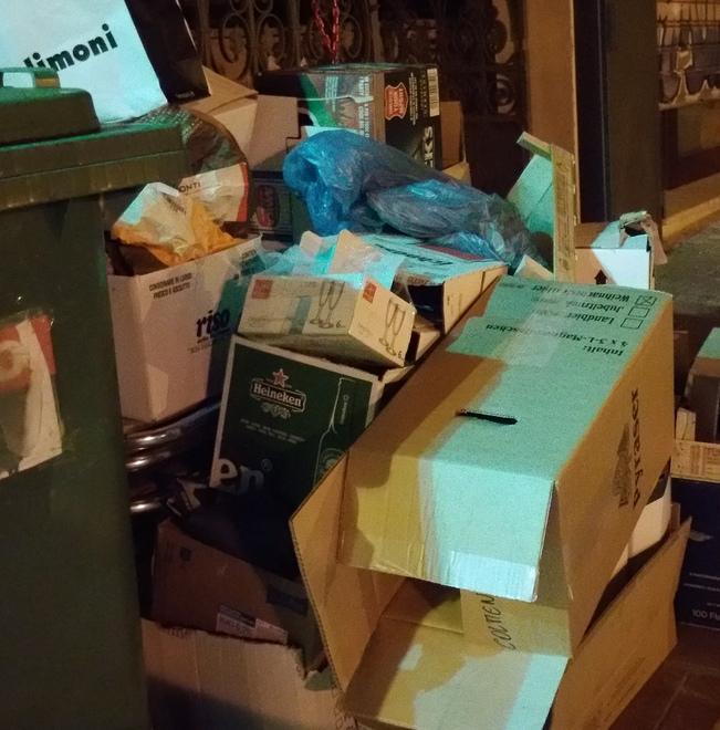 È polemica sul ritiro della carta