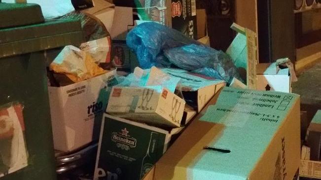 È polemica sul ritiro della carta