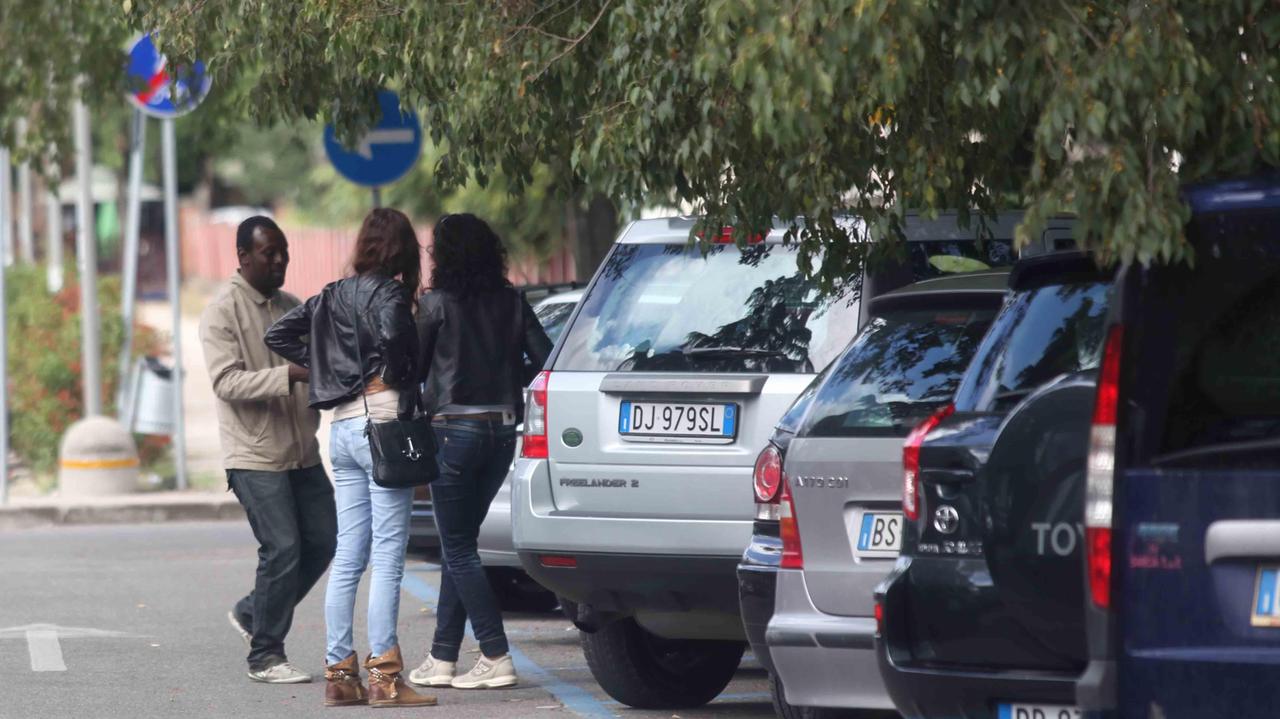 Reggio Emilia, al via i lavori per la sbarra antiabusivi al parcheggio dell'ospedale