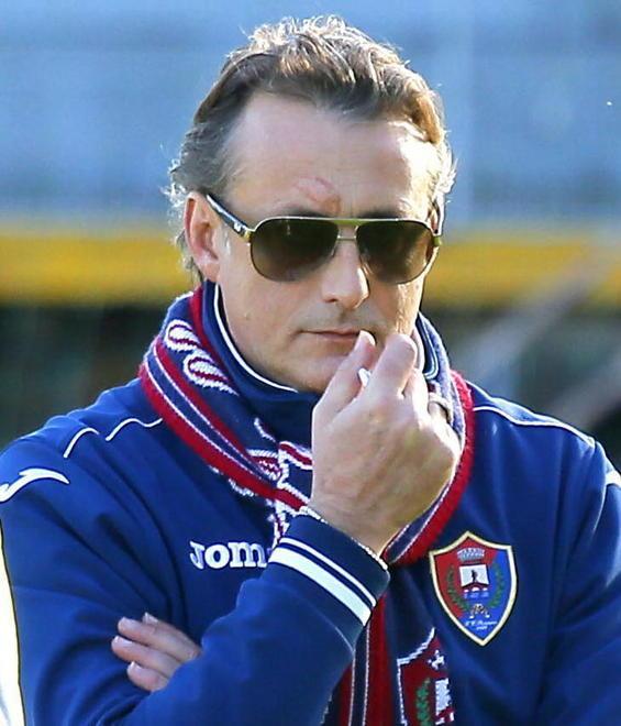 Il presidente Donati esonera Alberti