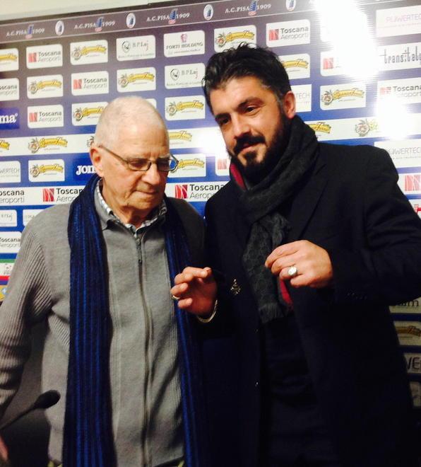 Radioscalino, gli auguri e un dono a Gattuso