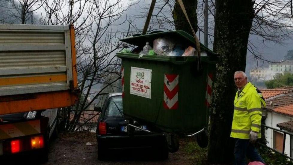 Betti: cassonetti, emergenza sanitaria