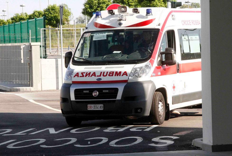 La ragazza è stata medicata al proonto soccorso di Cona (foto archivio)