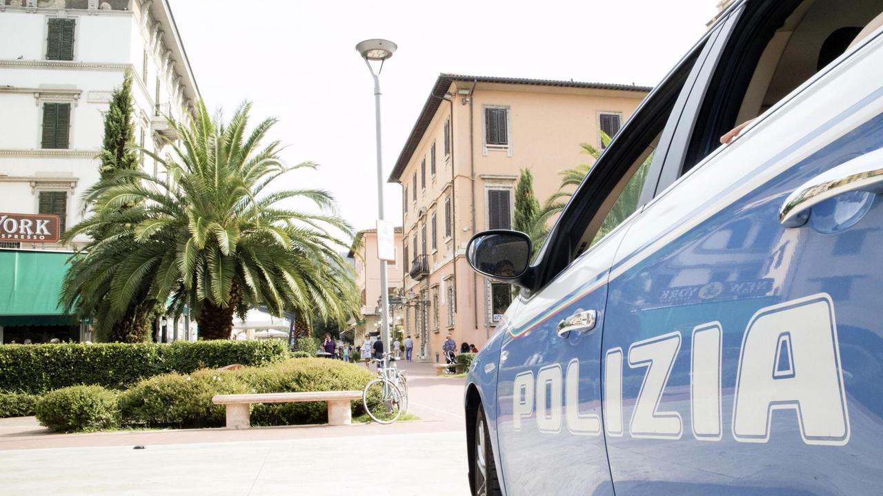 Una volante della polizia