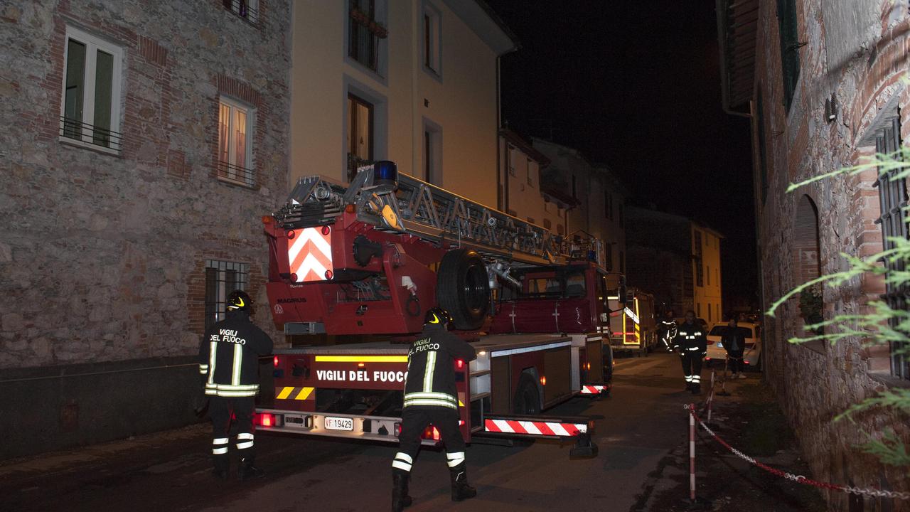 Vigili del fuoco al lavoro (Foto Sernacchioli)