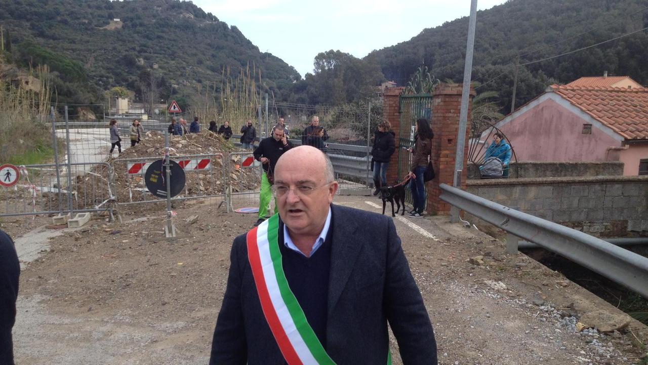 Il sindaco Claudio de Santi