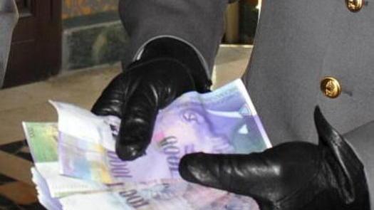 La Finanza sequestra banconote false per duemila euro