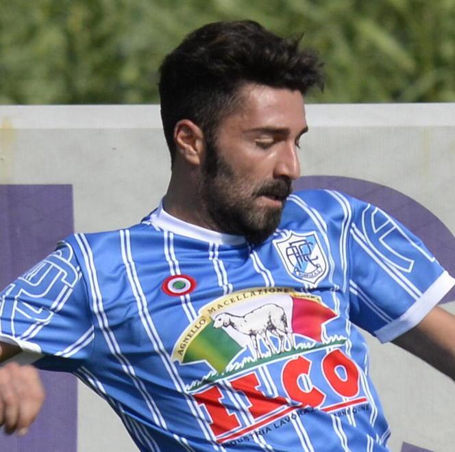 Angelini e il gol partita contro la Pro Livorno Il titolo di capocannoniere è nelle sue mani