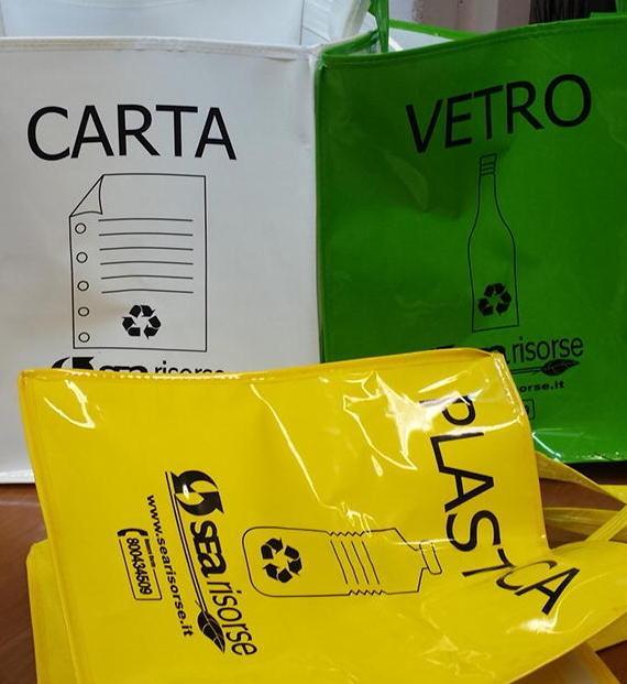 Rifiuti, a lezione di differenziata 
