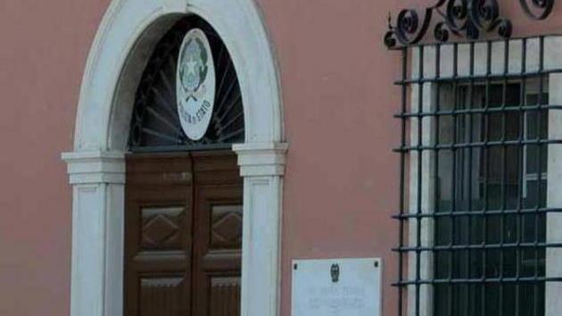 È malato ma fa il mister Poliziotto sotto processo