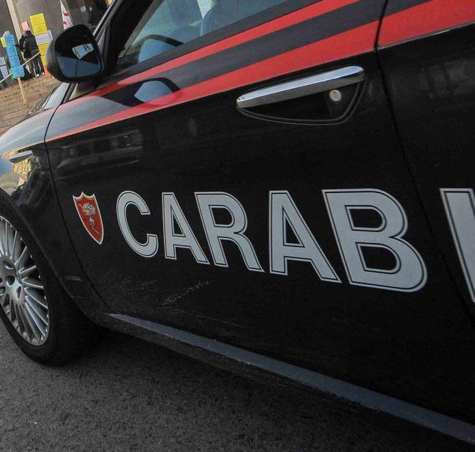 Rubano liquori e cosmetici: tre arrestate 